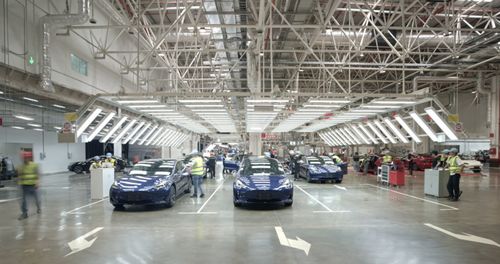 探訪特斯拉上海超級(jí)工廠 30多秒下線一輛車，揭秘全球最高效汽車工廠的煉成之道